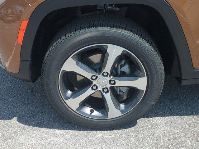 new 2026 Jeep Grand Cherokee car, priced at $41,421