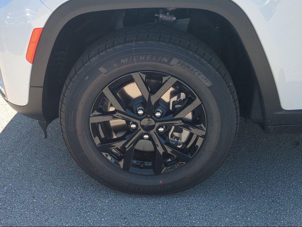 new 2026 Jeep Grand Cherokee L car, priced at $41,757