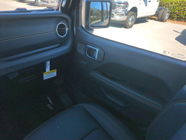 new 2026 Jeep Gladiator car, priced at $45,535