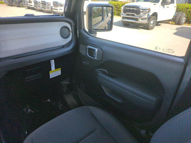 new 2026 Jeep Gladiator car, priced at $37,931