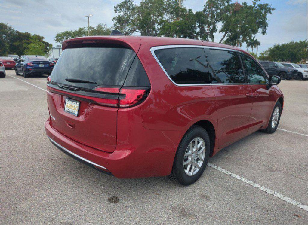 new 2027 Chrysler Pacifica car, priced at $46,275