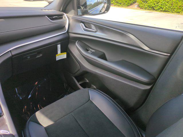 new 2025 Jeep Grand Cherokee car, priced at $36,942