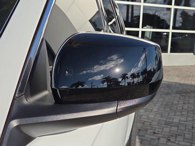 new 2025 Jeep Grand Cherokee car, priced at $27,990