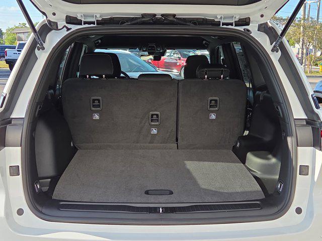 new 2025 Jeep Grand Cherokee car, priced at $27,990