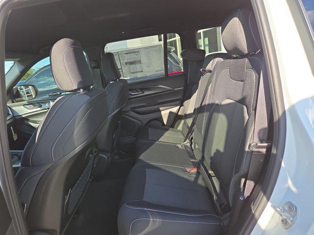 new 2025 Jeep Grand Cherokee car, priced at $27,990