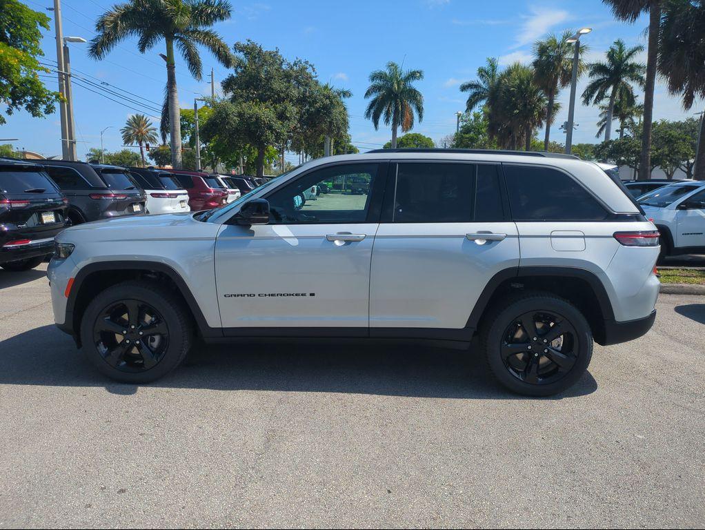 new 2026 Jeep Grand Cherokee car, priced at $43,834