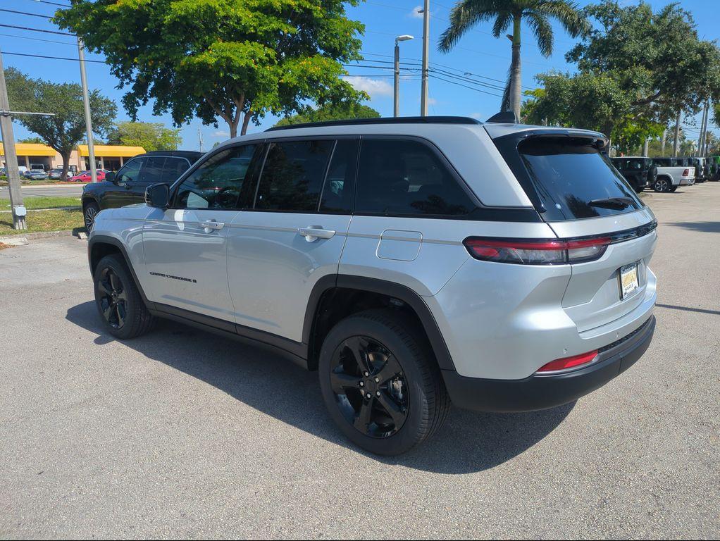 new 2026 Jeep Grand Cherokee car, priced at $43,834