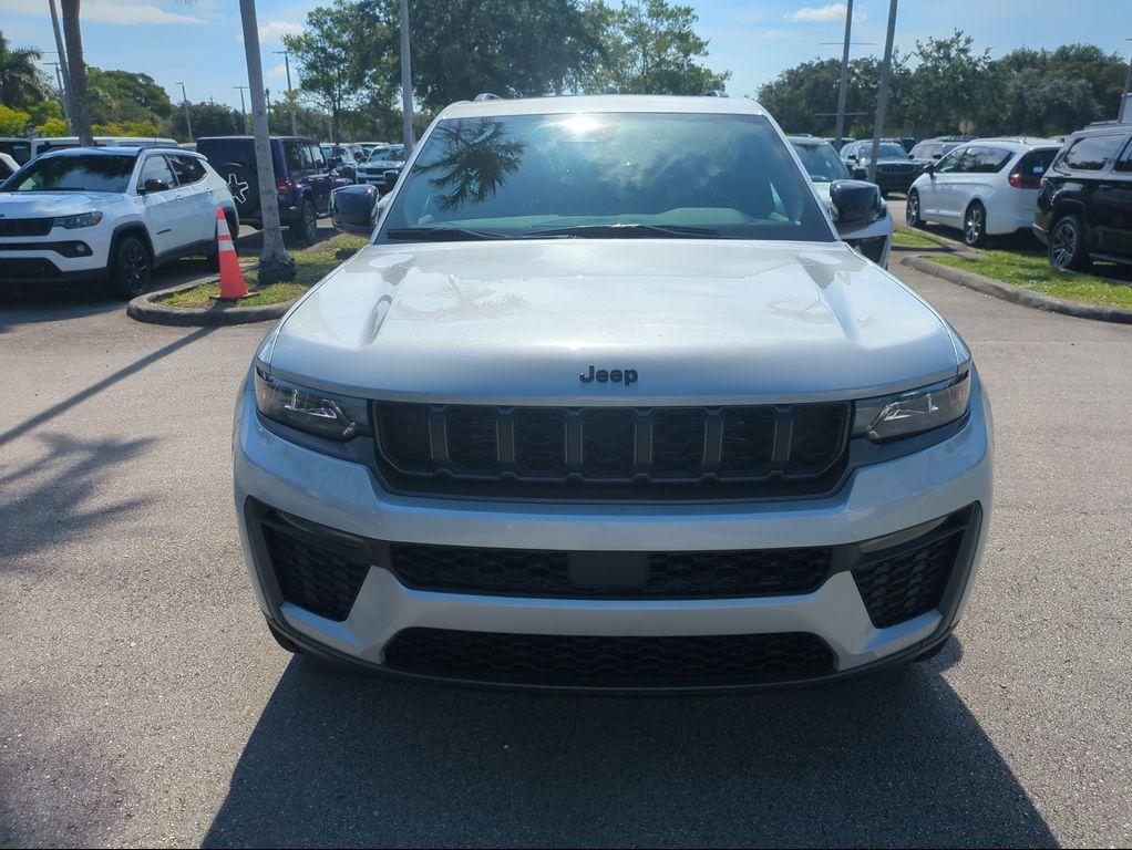 new 2026 Jeep Grand Cherokee car, priced at $43,834