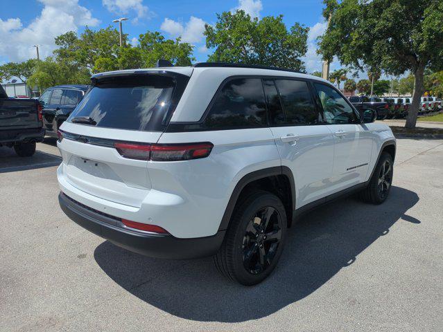 new 2026 Jeep Grand Cherokee car, priced at $43,726