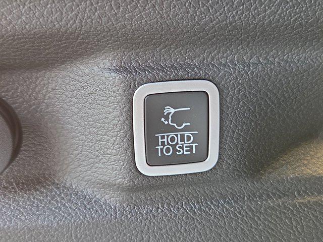 new 2025 Jeep Grand Cherokee L car, priced at $40,106