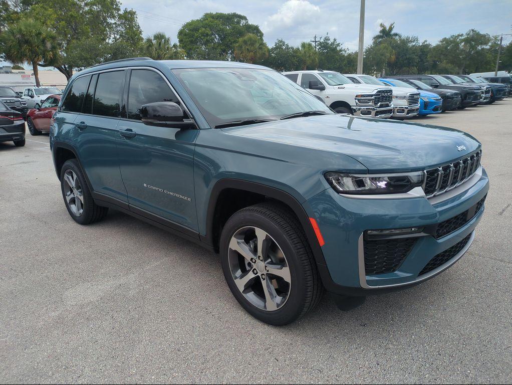 new 2026 Jeep Grand Cherokee car, priced at $41,665