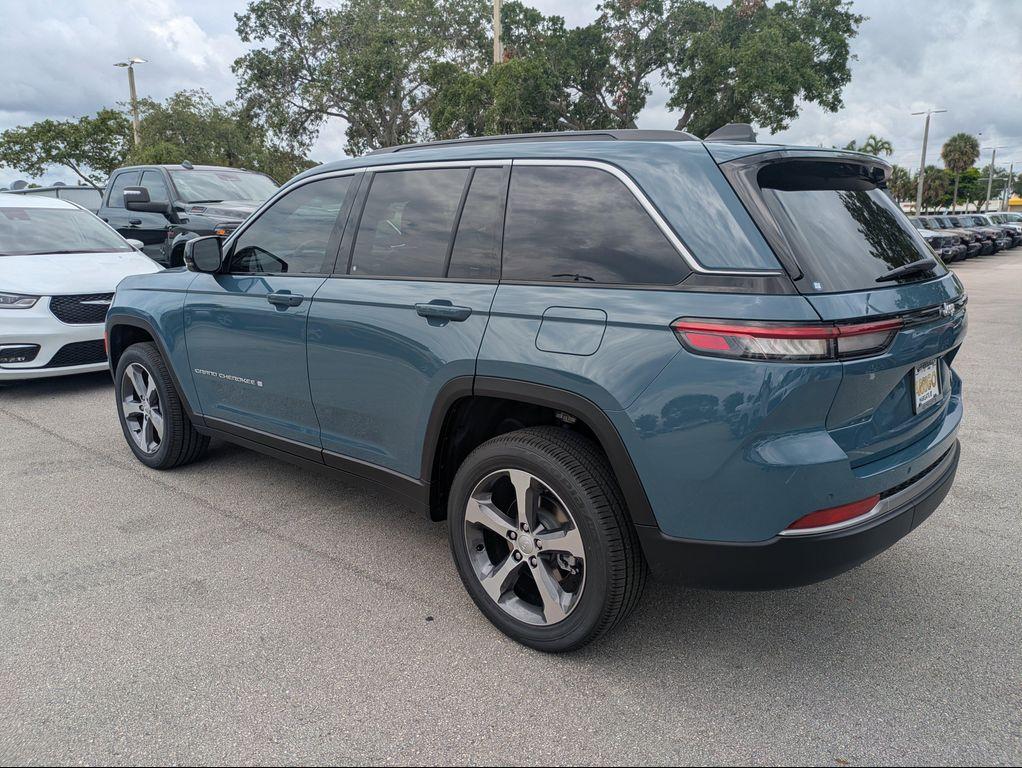 new 2026 Jeep Grand Cherokee car, priced at $41,665