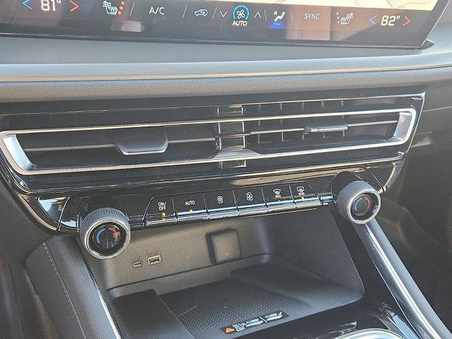 used 2025 Chevrolet Traverse car, priced at $35,849