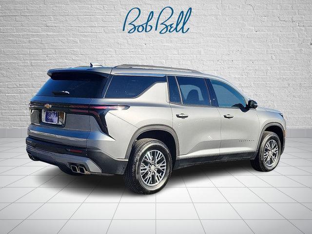 used 2025 Chevrolet Traverse car, priced at $35,849