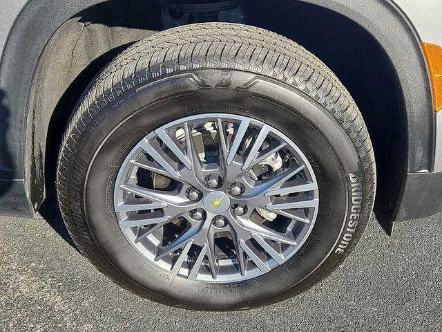 used 2025 Chevrolet Traverse car, priced at $34,999