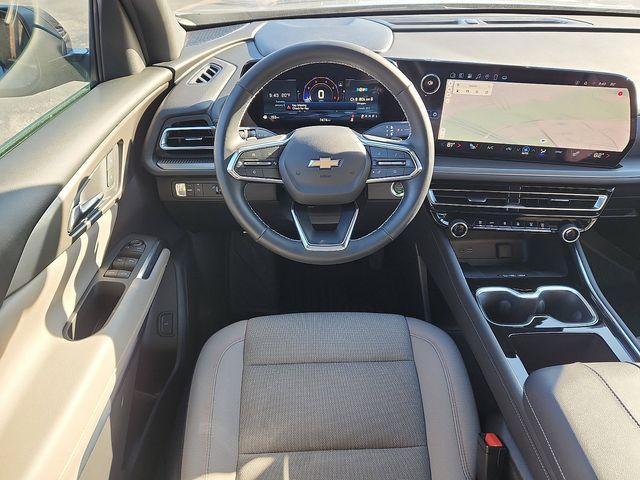 used 2025 Chevrolet Traverse car, priced at $34,999