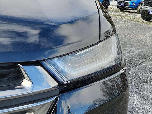 used 2023 Chevrolet Traverse car, priced at $28,120