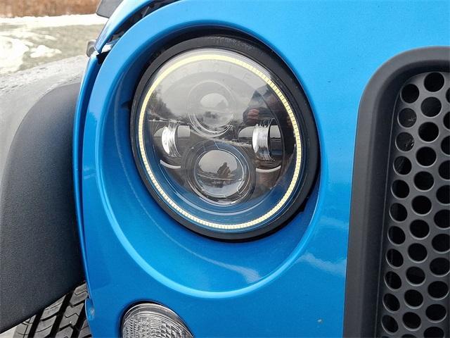 used 2015 Jeep Wrangler Unlimited car, priced at $15,591