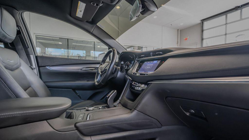 used 2020 Cadillac XT5 car, priced at $19,640
