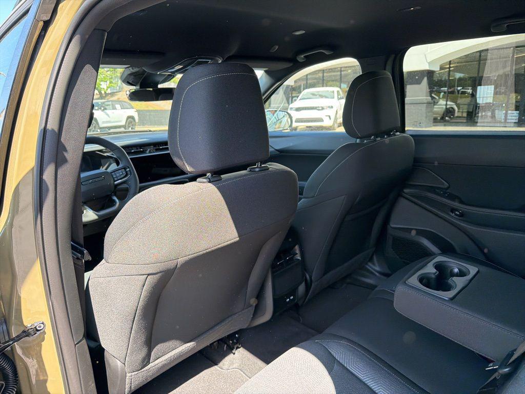 new 2026 Jeep Cherokee car, priced at $39,017