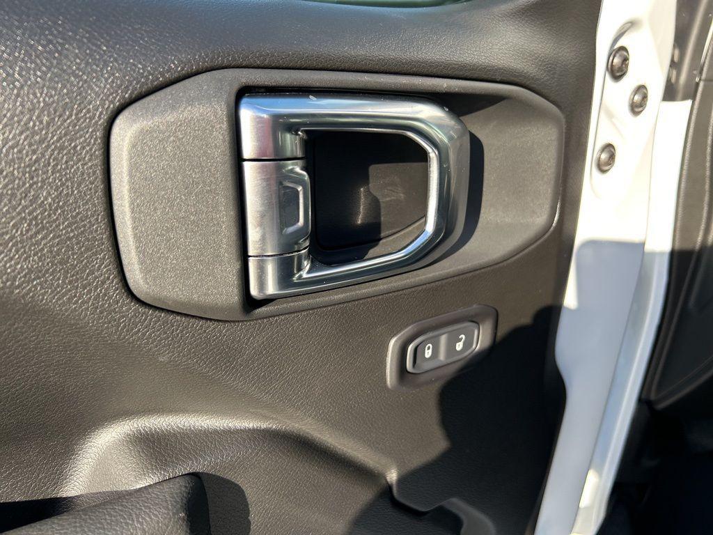 new 2026 Jeep Wrangler car, priced at $39,783