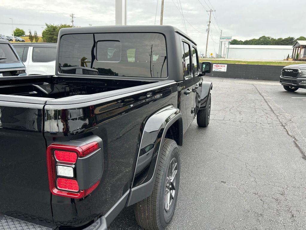 new 2026 Jeep Gladiator car, priced at $44,851