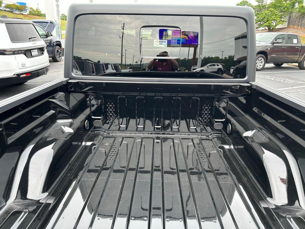 new 2026 Jeep Gladiator car, priced at $44,851