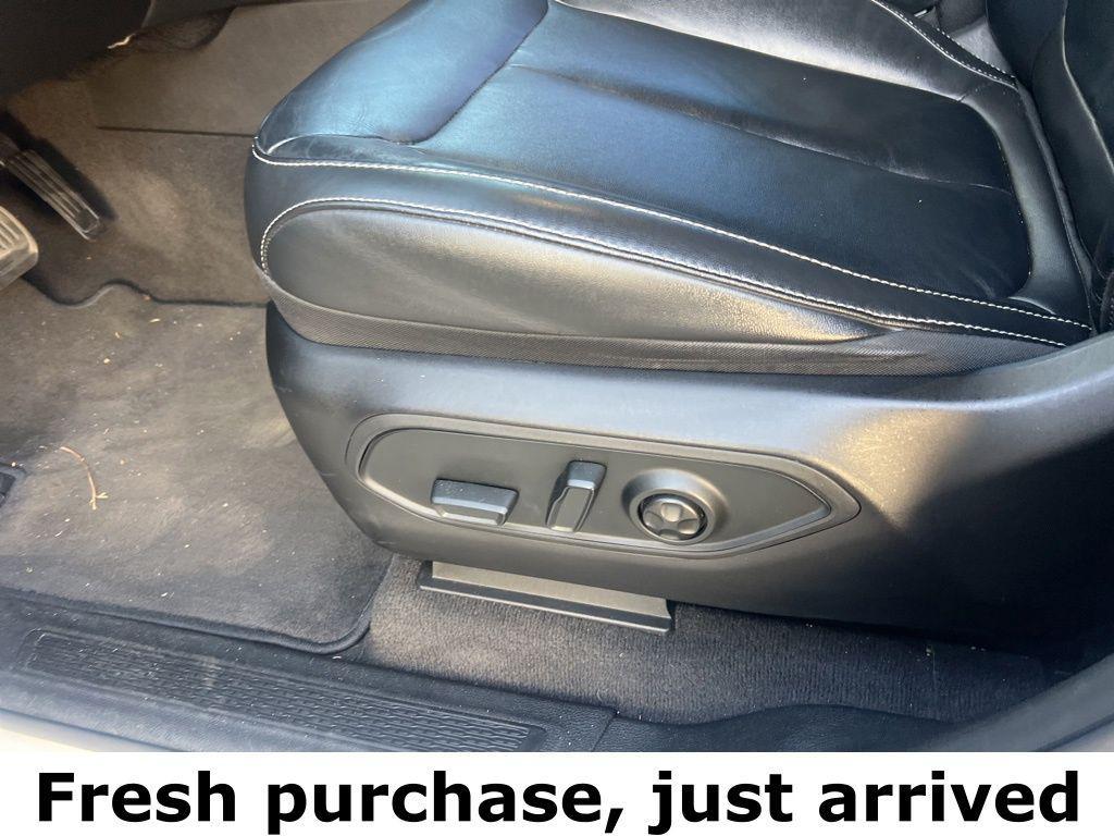 used 2022 Jeep Grand Cherokee car, priced at $32,500