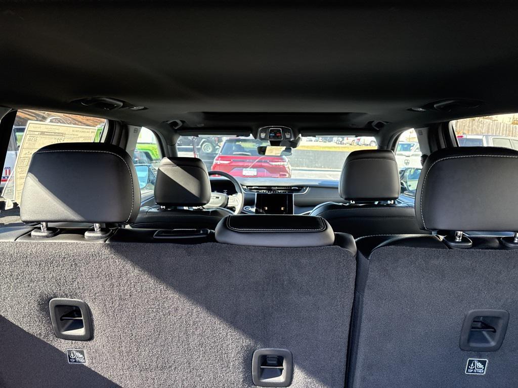 new 2025 Jeep Grand Cherokee car, priced at $43,123