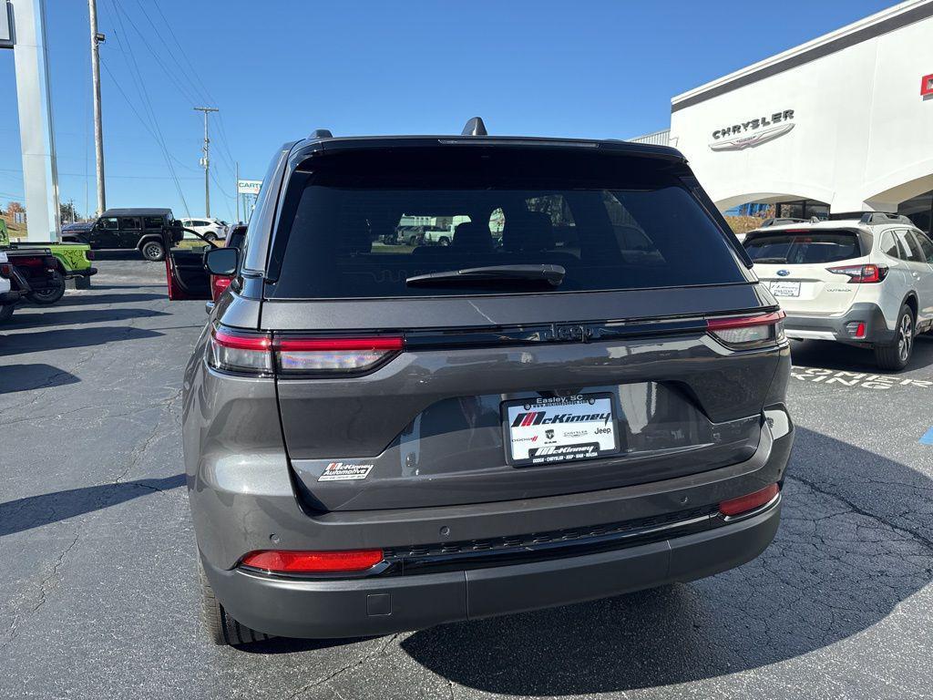 new 2025 Jeep Grand Cherokee car, priced at $38,873