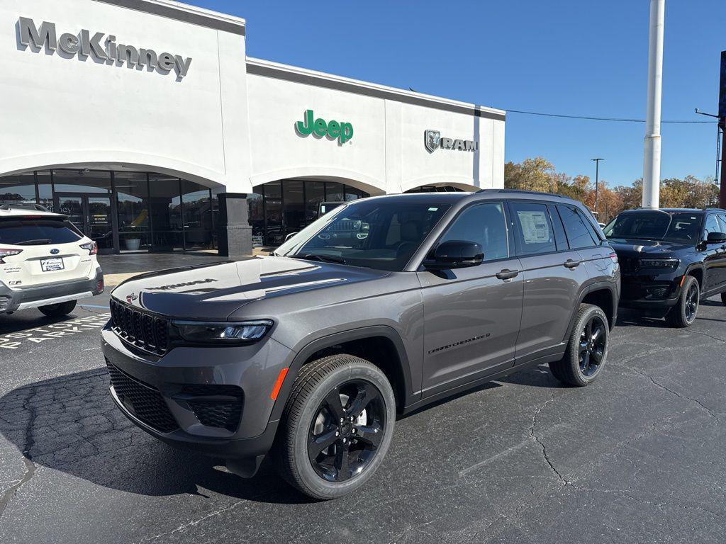 new 2025 Jeep Grand Cherokee car, priced at $38,873