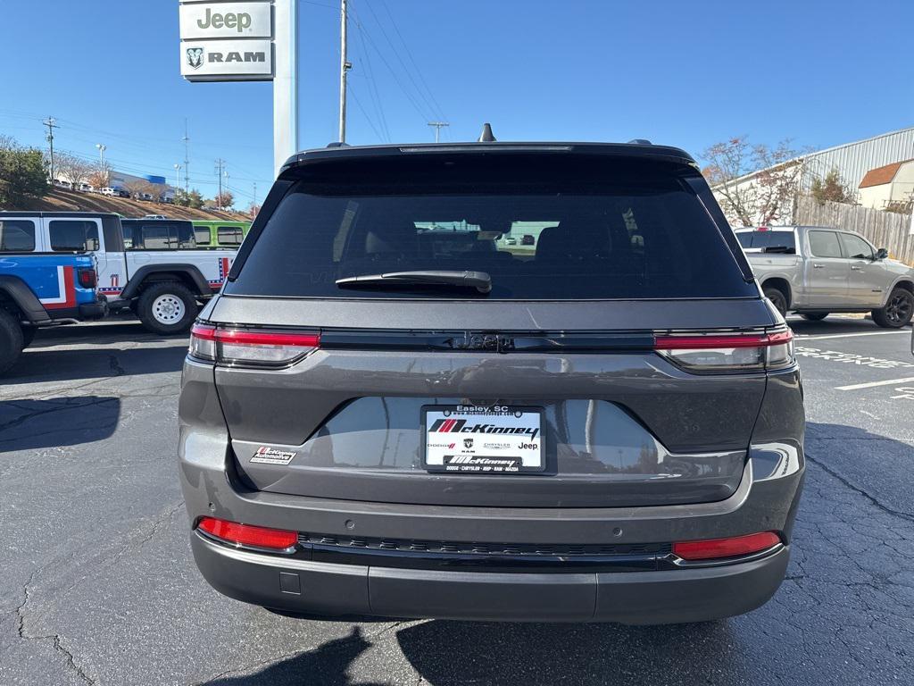 new 2025 Jeep Grand Cherokee car, priced at $43,123
