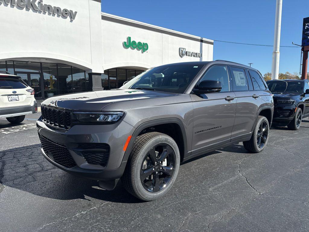 new 2025 Jeep Grand Cherokee car, priced at $38,873