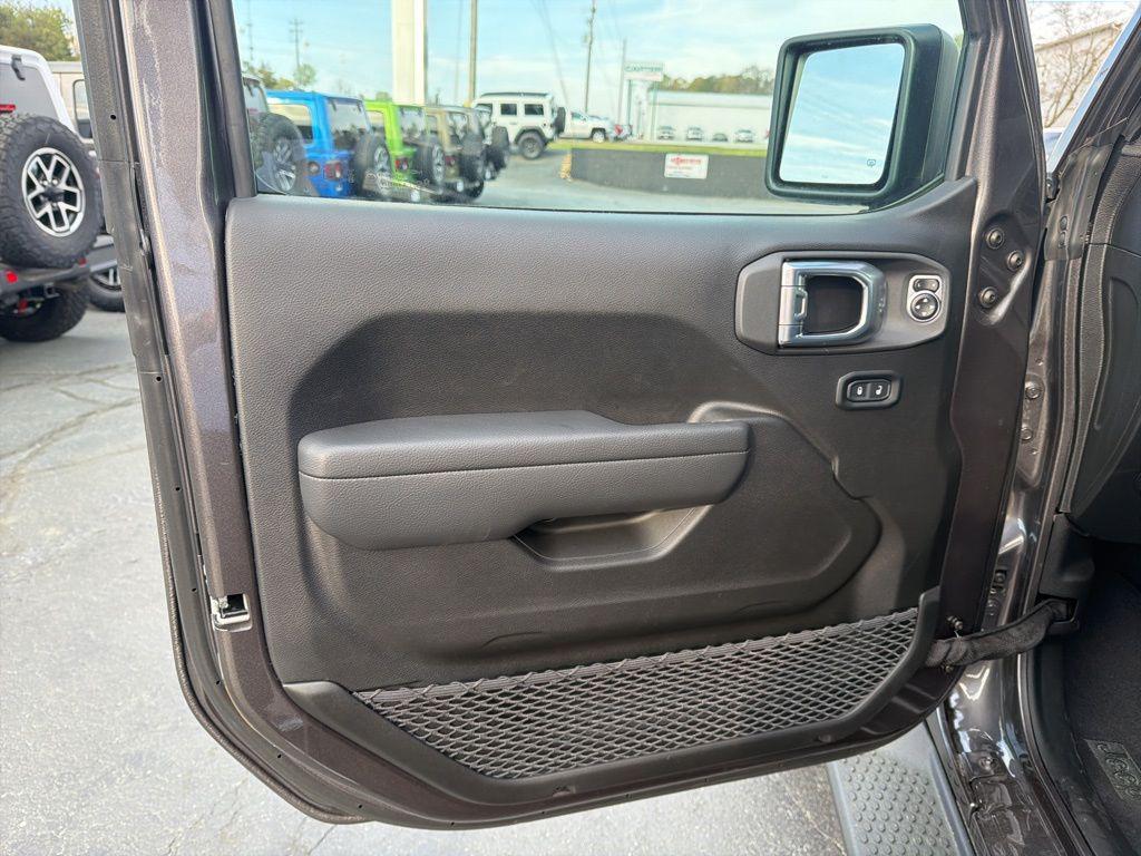 new 2026 Jeep Wrangler car, priced at $40,992