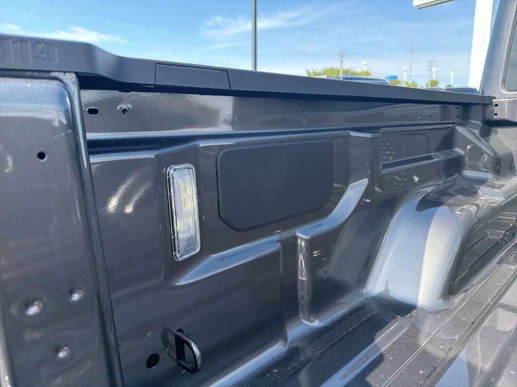 new 2026 Jeep Gladiator car, priced at $51,140