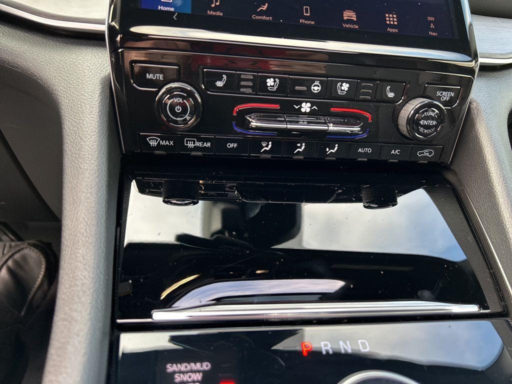 new 2025 Jeep Grand Cherokee L car, priced at $49,220