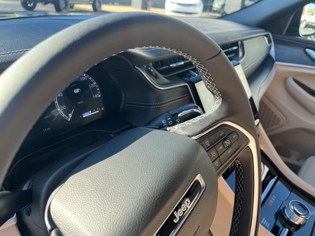 new 2025 Jeep Grand Cherokee car, priced at $51,552