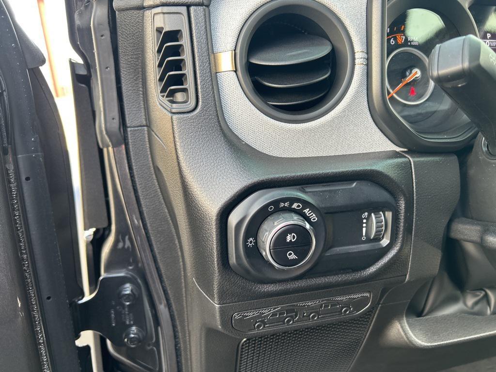 new 2025 Jeep Gladiator car, priced at $36,353