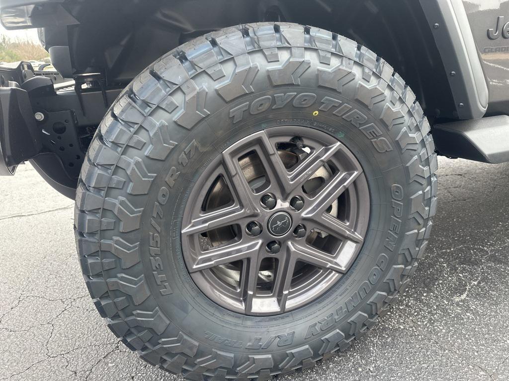 new 2025 Jeep Gladiator car, priced at $36,353