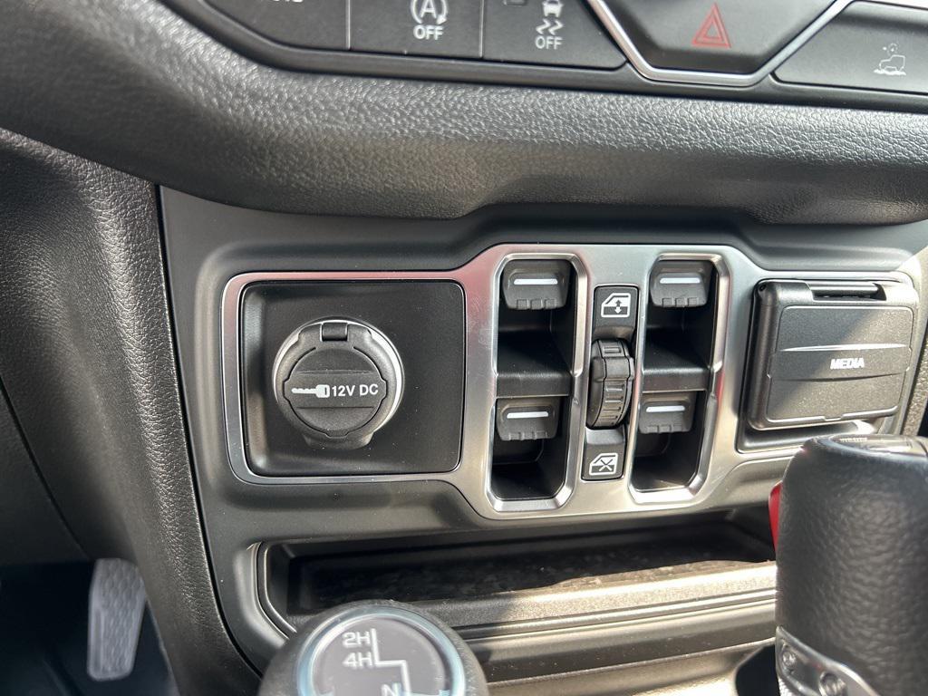 new 2025 Jeep Gladiator car, priced at $36,353