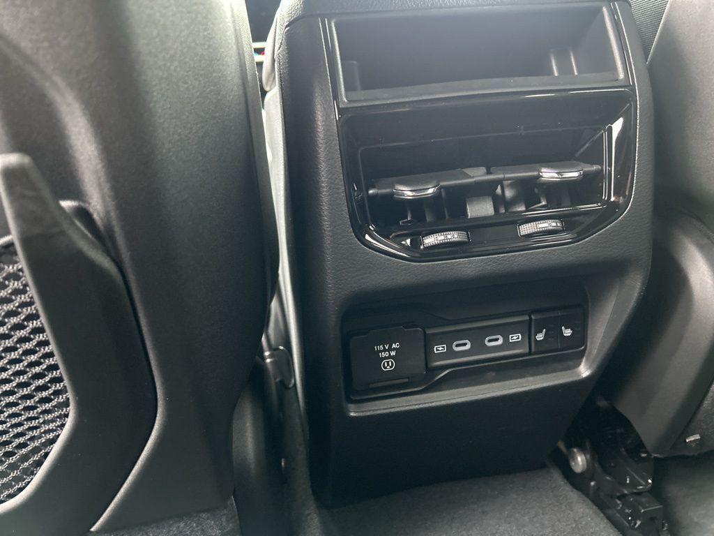 new 2026 Jeep Grand Cherokee car, priced at $46,241