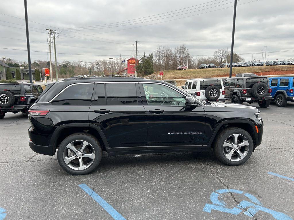 new 2026 Jeep Grand Cherokee car, priced at $46,241