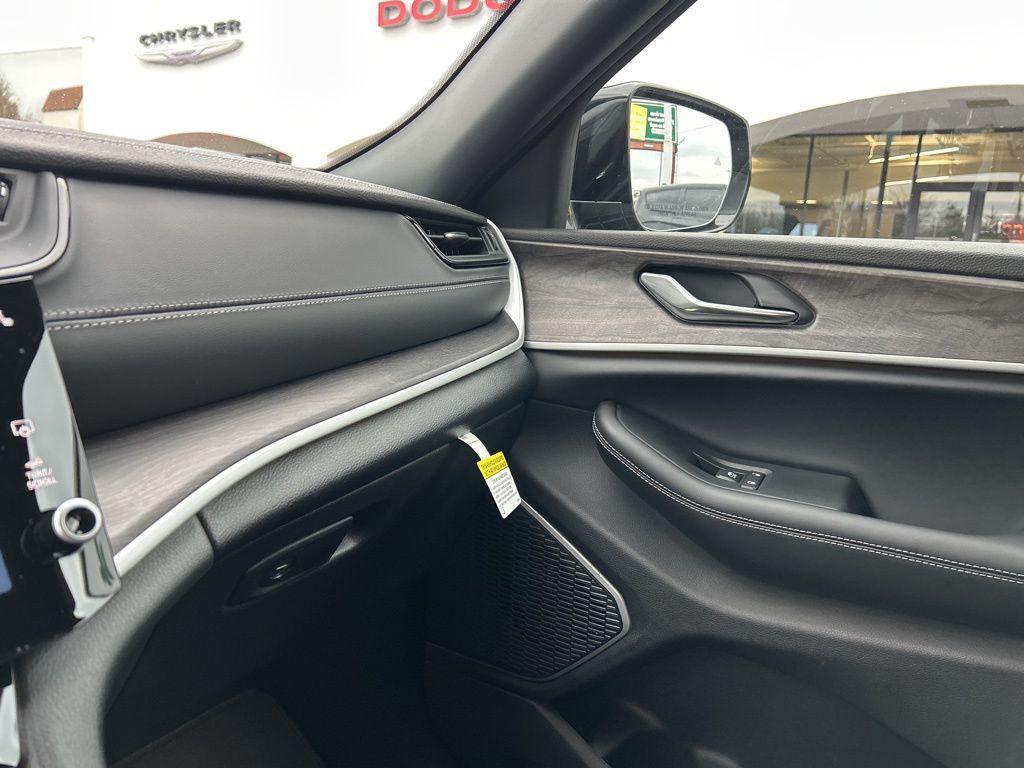 new 2026 Jeep Grand Cherokee car, priced at $46,241