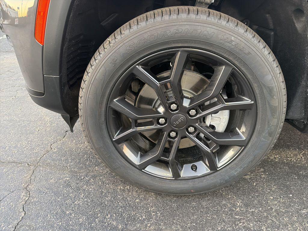new 2025 Jeep Grand Cherokee L car, priced at $47,917