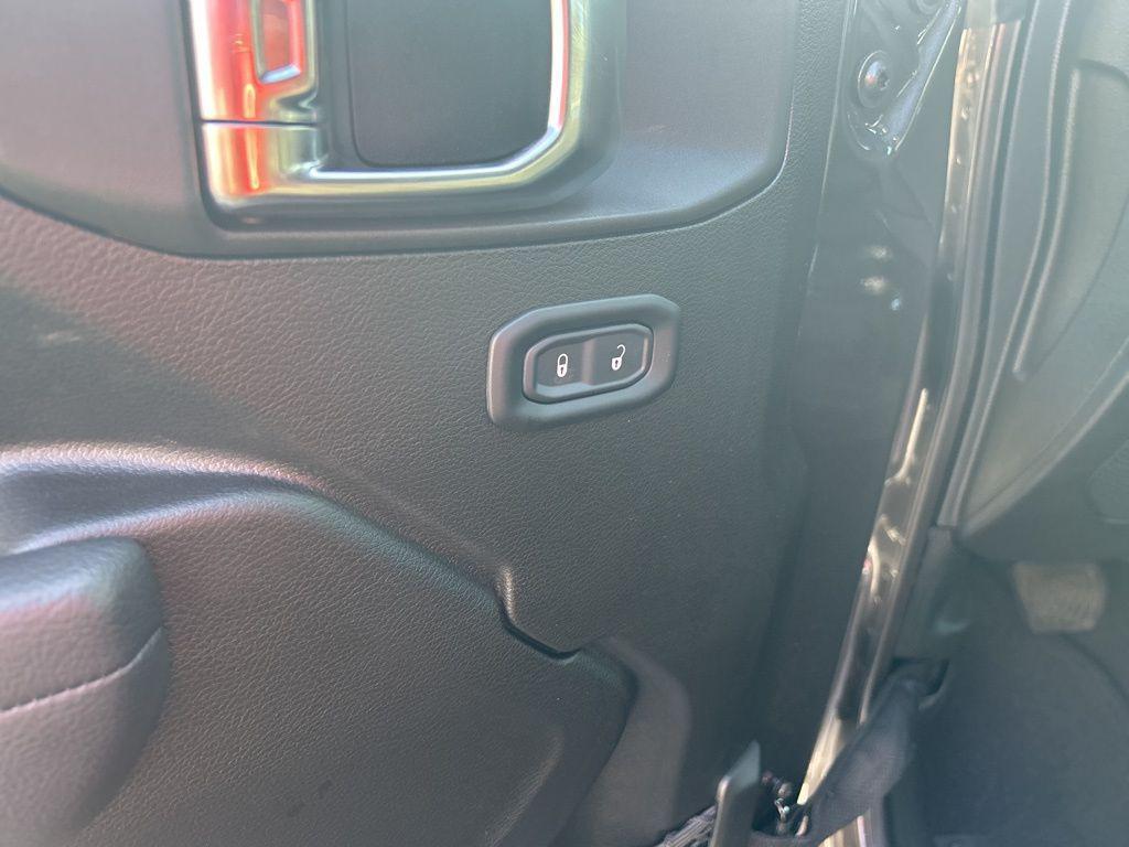 new 2025 Jeep Wrangler car, priced at $36,419