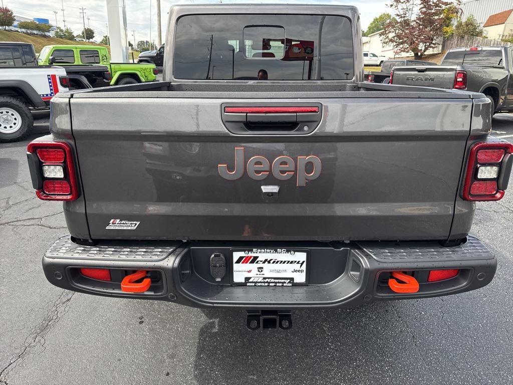 new 2025 Jeep Gladiator car, priced at $51,368