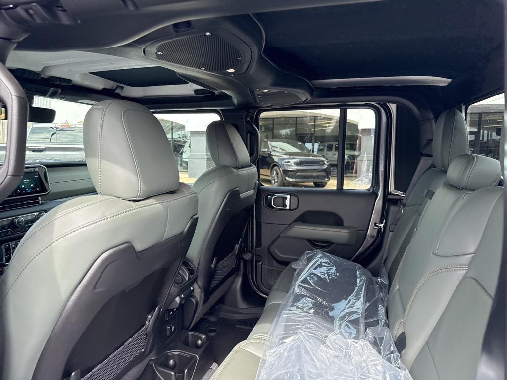 new 2025 Jeep Gladiator car, priced at $51,368