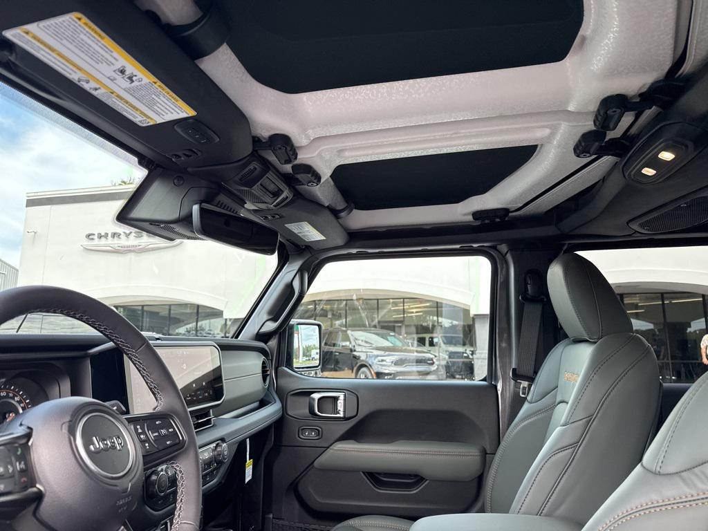 new 2025 Jeep Gladiator car, priced at $51,368