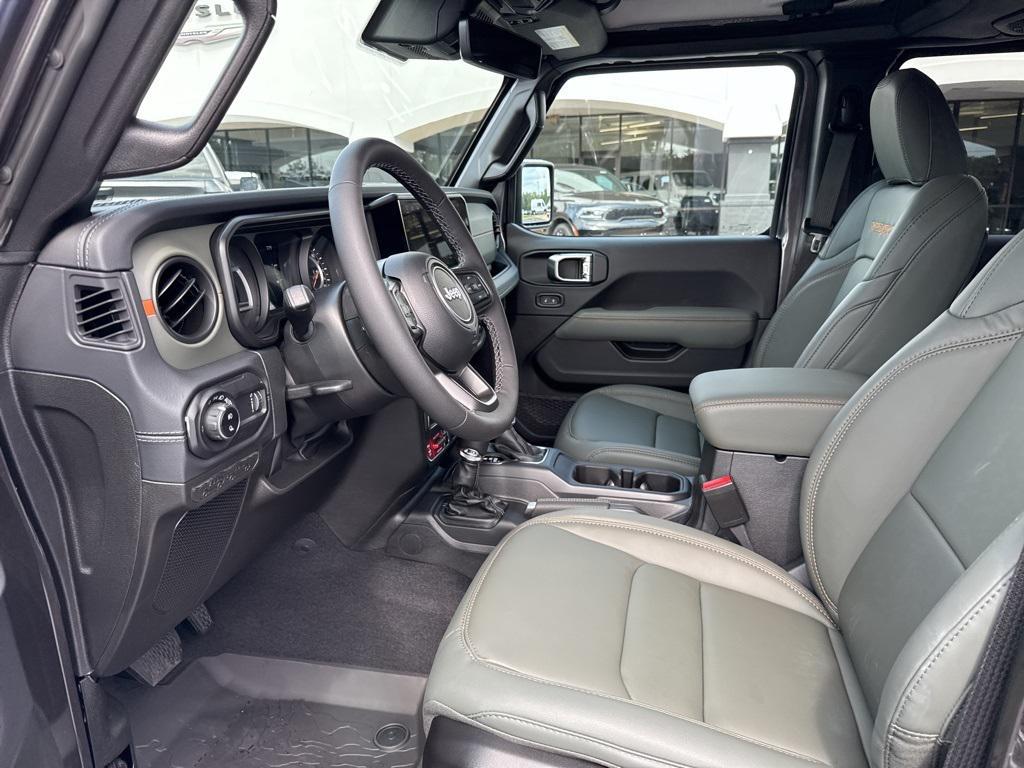 new 2025 Jeep Gladiator car, priced at $51,368