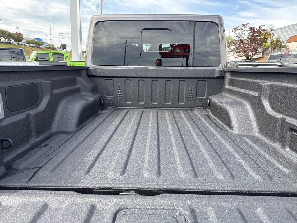 new 2025 Jeep Gladiator car, priced at $51,368